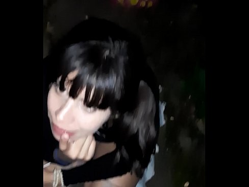 ❤️ 在街上膨胀的阴茎，以换取糖果 ☑ Sex video❤